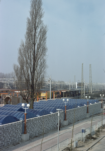 803003 Gezicht op de nieuwe rijwielstalling op het Stationsplein te Utrecht.